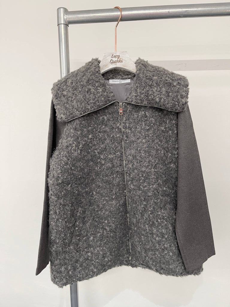 SOFT FAUX SHEEP SKIN JACKET WITH HEAVY KNIT SLEEVES: GRAY