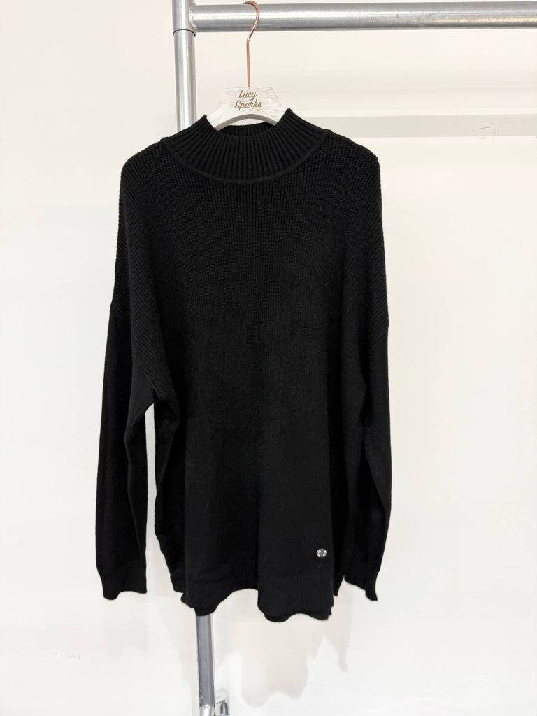 SOFT KNIT CHUNKY JUMPER WITH SPECIAL KNITTING DESIGN: BLACK