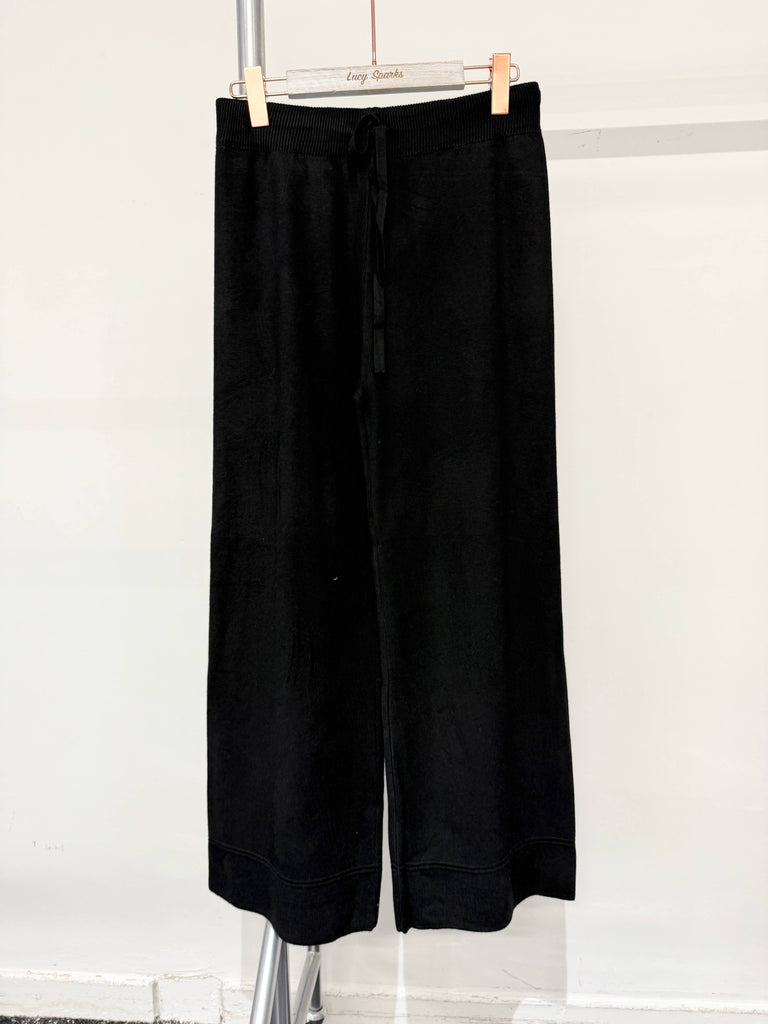 PREMIUM QUILT KNIT WIDE LEG TROUSERS WITH DRAWSTRINGS  : BLACK